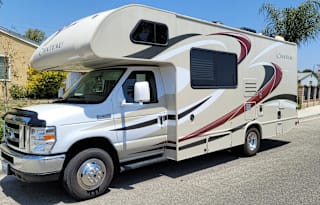 2016 Thor Motor Coach Chateau 23U