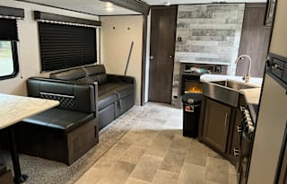 2021 Dutchmen RV Coleman Lantern Series 263BH