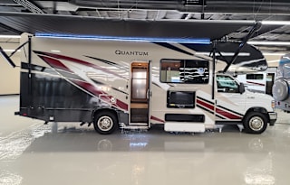 2021 Thor Motor Coach Quantum LH26