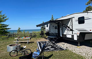 Spacious bunkhouse for family adventures