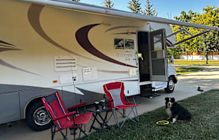 Rocky Mountain Pet friendly Motor Home!