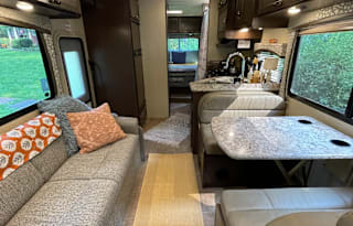 2017 Thor Motor Coach Chateau 28A “Luna”