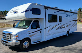Traveleaze is a 2019 Forest River 31' smart RV