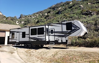 2019 Grand Design Momentum 398M