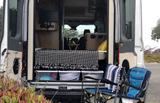 Rosalia 2020 Coachmen Beyond 22C