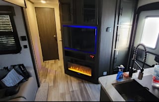 2022 CrossRoads RV Cruiser Aire CR33BHB