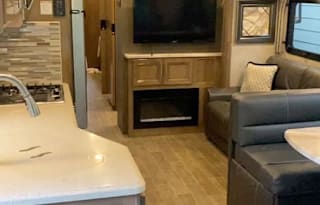 2020 Thor Motor Coach Miramar - 37.1 foot