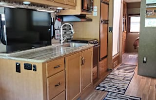 2017 Thor Motor Coach ACE 30.3