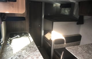 2018 Aspen trail Bunkhouse Delivered, Lots Extras