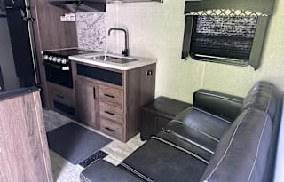 2021 PrimeTime Avenger Bunkhouse