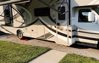CJ's 2013 Thor Motor Coach Chateau 31L