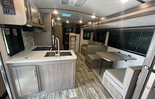 10person 2022 Sunset Trail. Practically brand new!