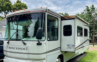 2004 Gulf Stream RV Crescendo 8384