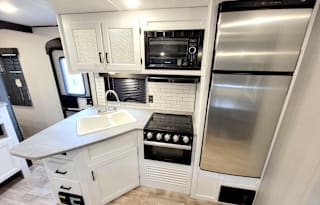 Z RV Adventure "MOON"