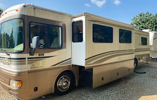 2000 Fleetwood RV Bounder Diesel 39z