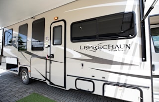 2013 Coachmen RV Leprechaun 317SA Ford 450