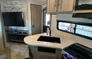 2021 Keystone RV - Dog Friendly - We Deliver!