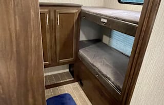 Brandon & Colleen’s Spacious Home on Wheels