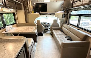 2019 Thor Motor Coach Chateau 31E
