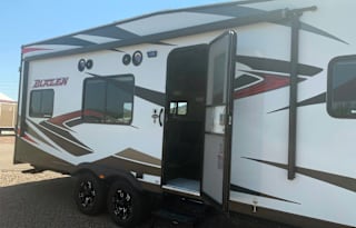 Super clean Toyhauler for the whole family