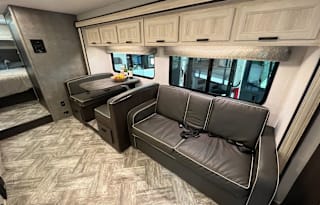 2022 31' Forest River/Unlimited Miles - Pristine!