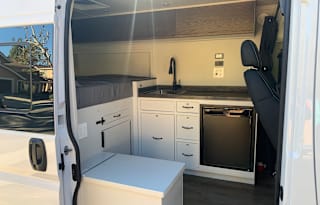 2023 "Nelly" Off grid AC AND HEAT!!