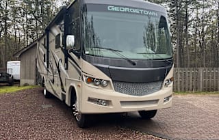 Luxury on Wheels – Your Adventure Awaits!