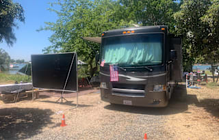 2011 Thor Motor Coach Hurricane 32D