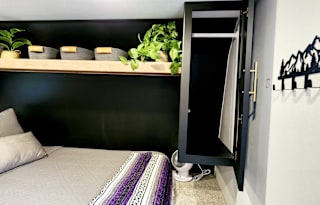 "Lightweight" 5-6 member Family Bunkhouse *SOLAR*!