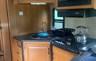 2015 Thor Motor Coach Four Winds 28A