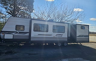 2022 Coleman Lantern 334BH