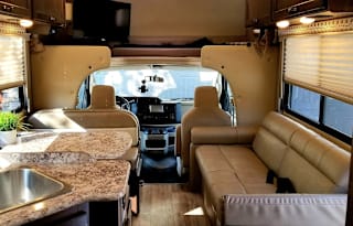 Beautiful 2020 Thor Motor Coach Four Winds 26B