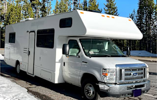 2019 Class C RV 30ft - White