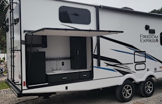 2022 Coachmen RV Freedom Express Liberty Edition 279RLDSLE