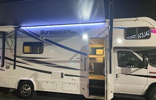 2021 Forest River RV Sunseeker LE 2550DSLE Ford