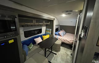 Sweet Sugar Rv Rental Pet Friendly (R-POD)
