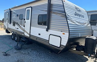 Sleeps 10 Travel Trailer - 2018 Jayco Jay Flight