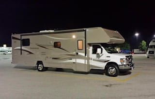 Family travel in comfort - Winnebago Minnie Winnie