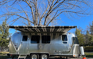 2021 Airstream RV Globetrotter 23FB Twin