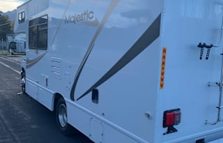2014 Thor Motor Coach Four Winds 23A Grizzly3