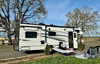 Clean&Comfortable 2023 Forest River Sunseeker LE