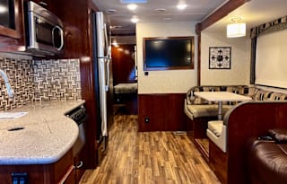 Glamping Fun: Mirada 35BH Class A w/ 2 Bathrooms
