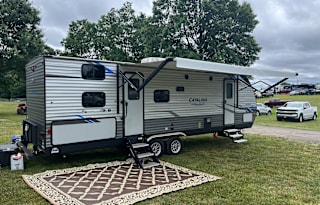 2021 Catalina Legacy Edition Floorplan: 263BHSCK