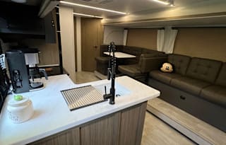 Nomadic Nature Rentals - w/ Luxury Amenities