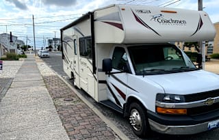 2019 Coachmen RV Freelander 26DS Chevy 4500