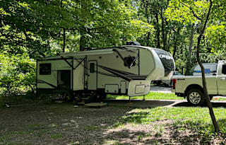 Lauryn and Noah's Pet Friendly 5th Wheel