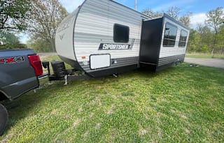 Brand new!! Sleeps 10!!!