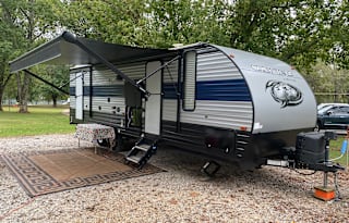 Pat's Wolf Den 2021 Forest River RV Cherokee