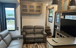 2023 Keystone RV Raptor 424