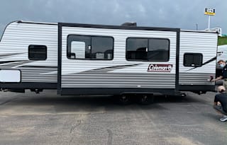 2021 Keystone RV Dutchmen 263BH Coleman Lantern